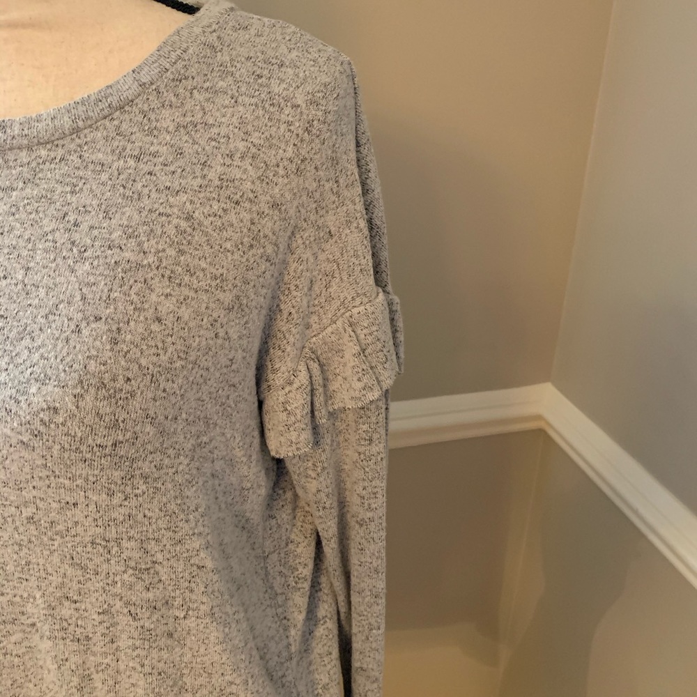 American Eagle Grey Lightweight Sweater with Ruffled Sleeves, Size Small - Picture 2 of 5